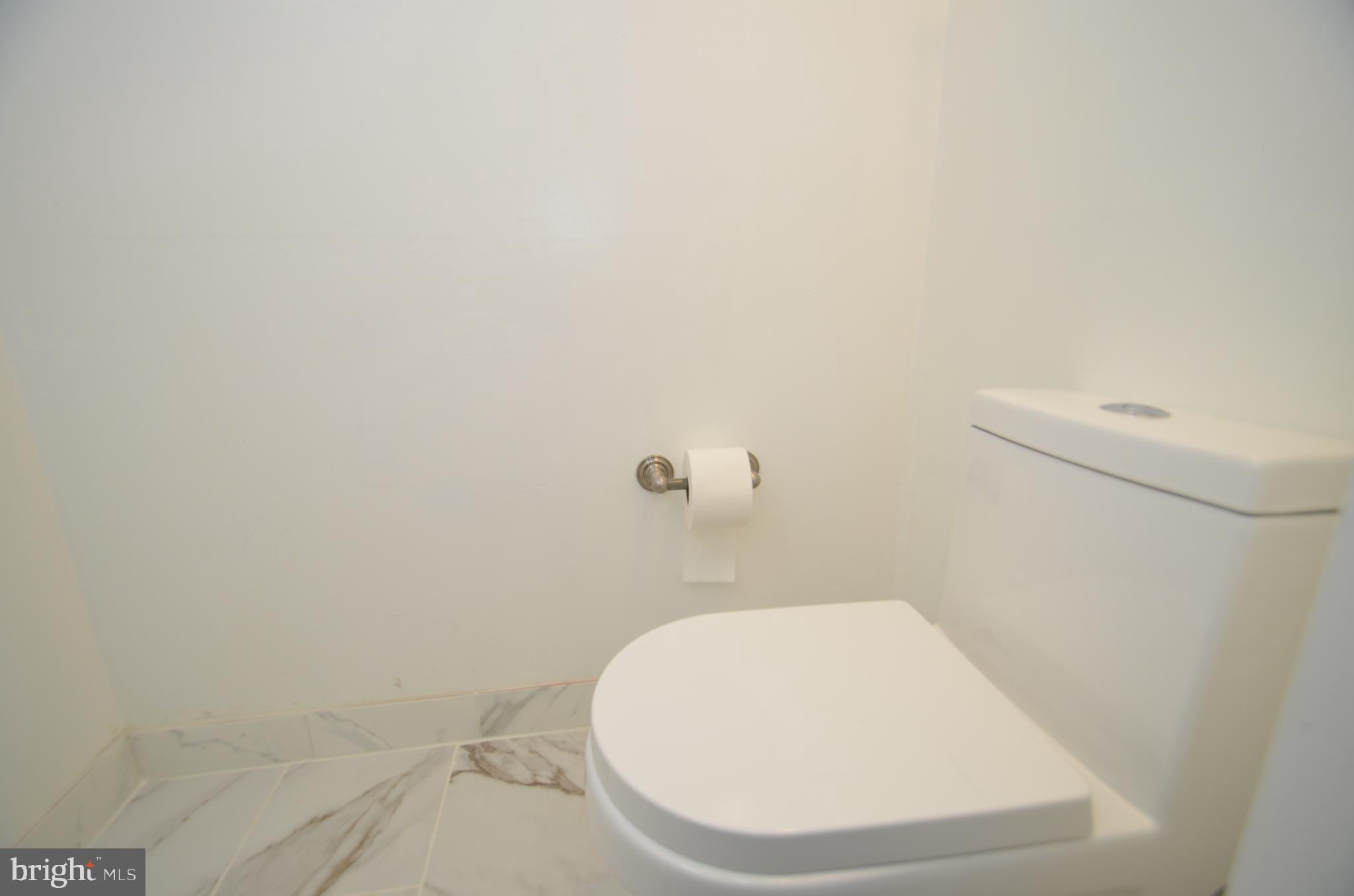 YORKTOWNE SQUARE - Residential Lease