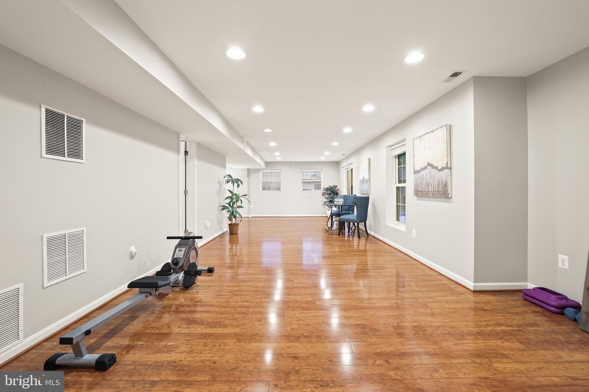 HIGHLAND OAKS - Residential