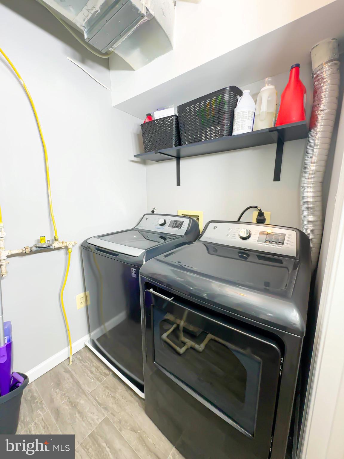 WOODVIEW VILLAGE WEST - Residential Lease