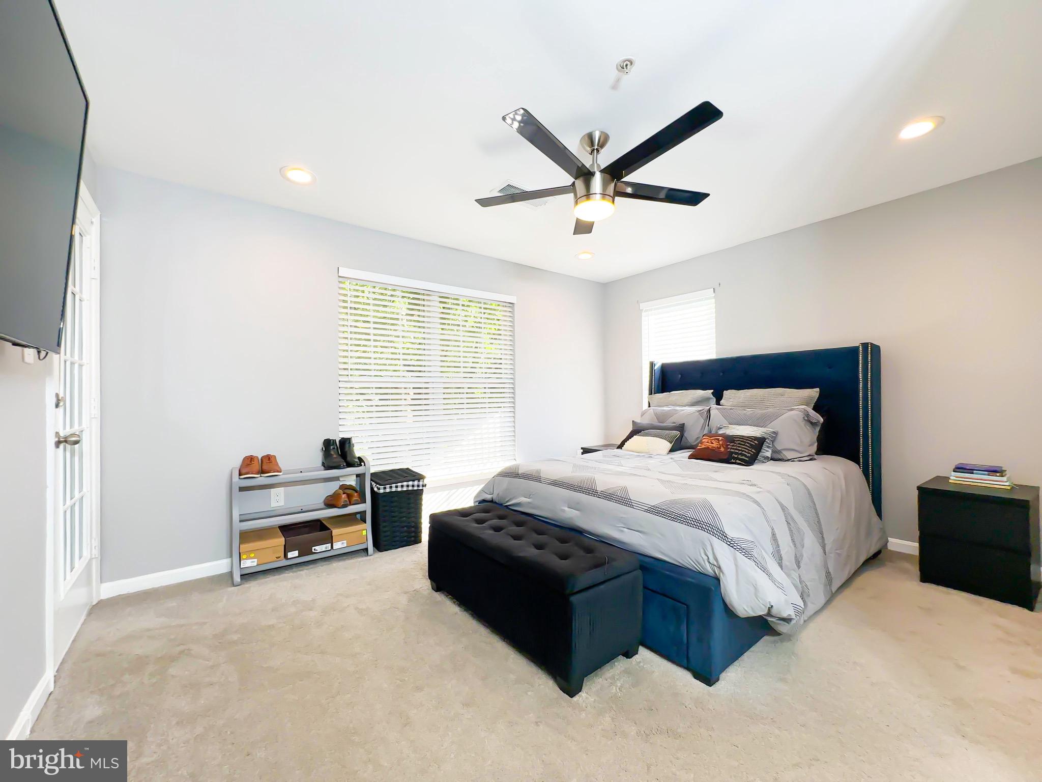 WOODVIEW VILLAGE WEST - Residential Lease