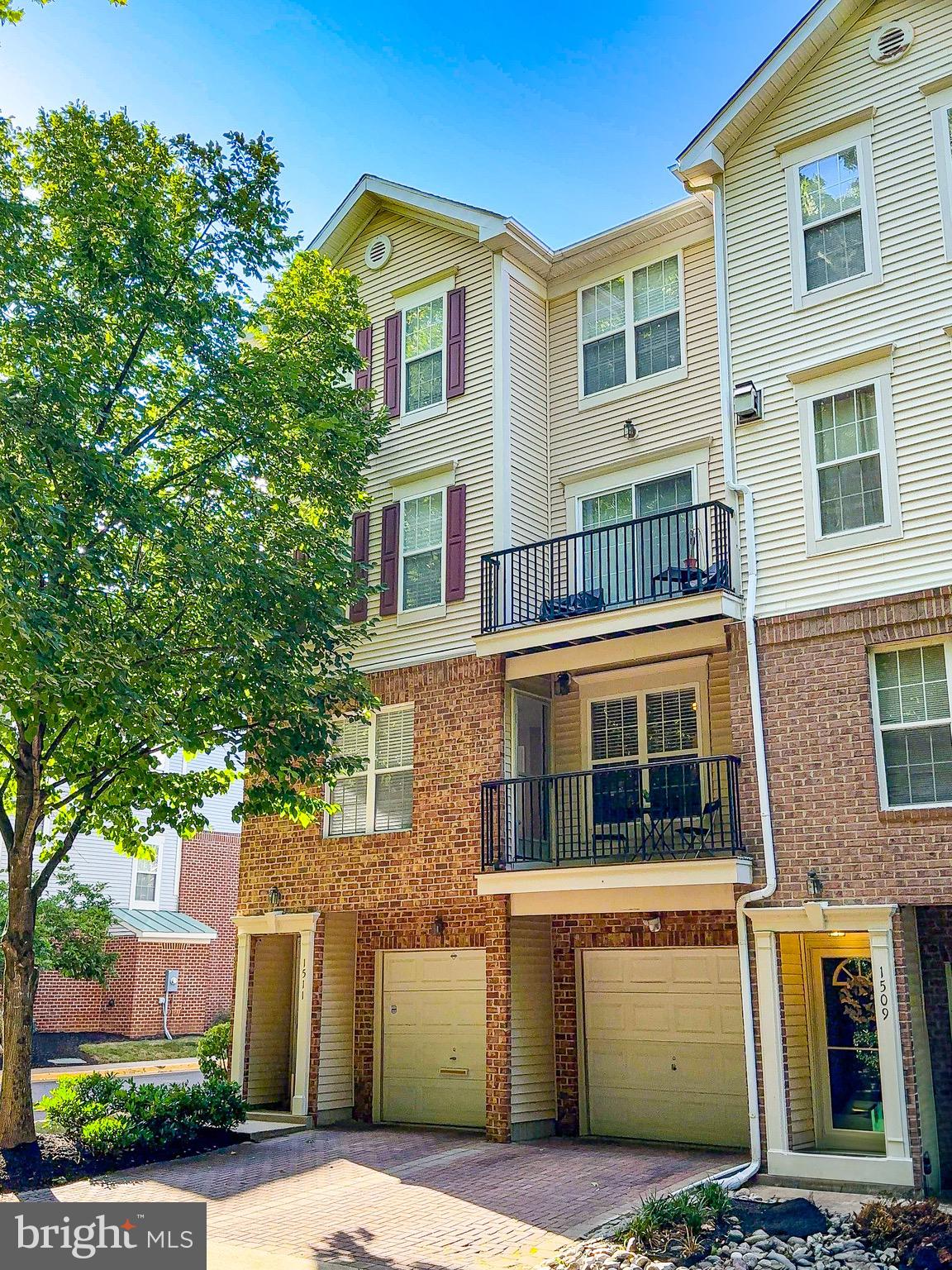 WOODVIEW VILLAGE WEST - Residential Lease