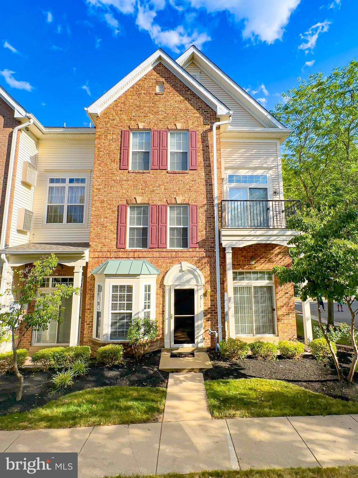 WOODVIEW VILLAGE WEST - Residential Lease