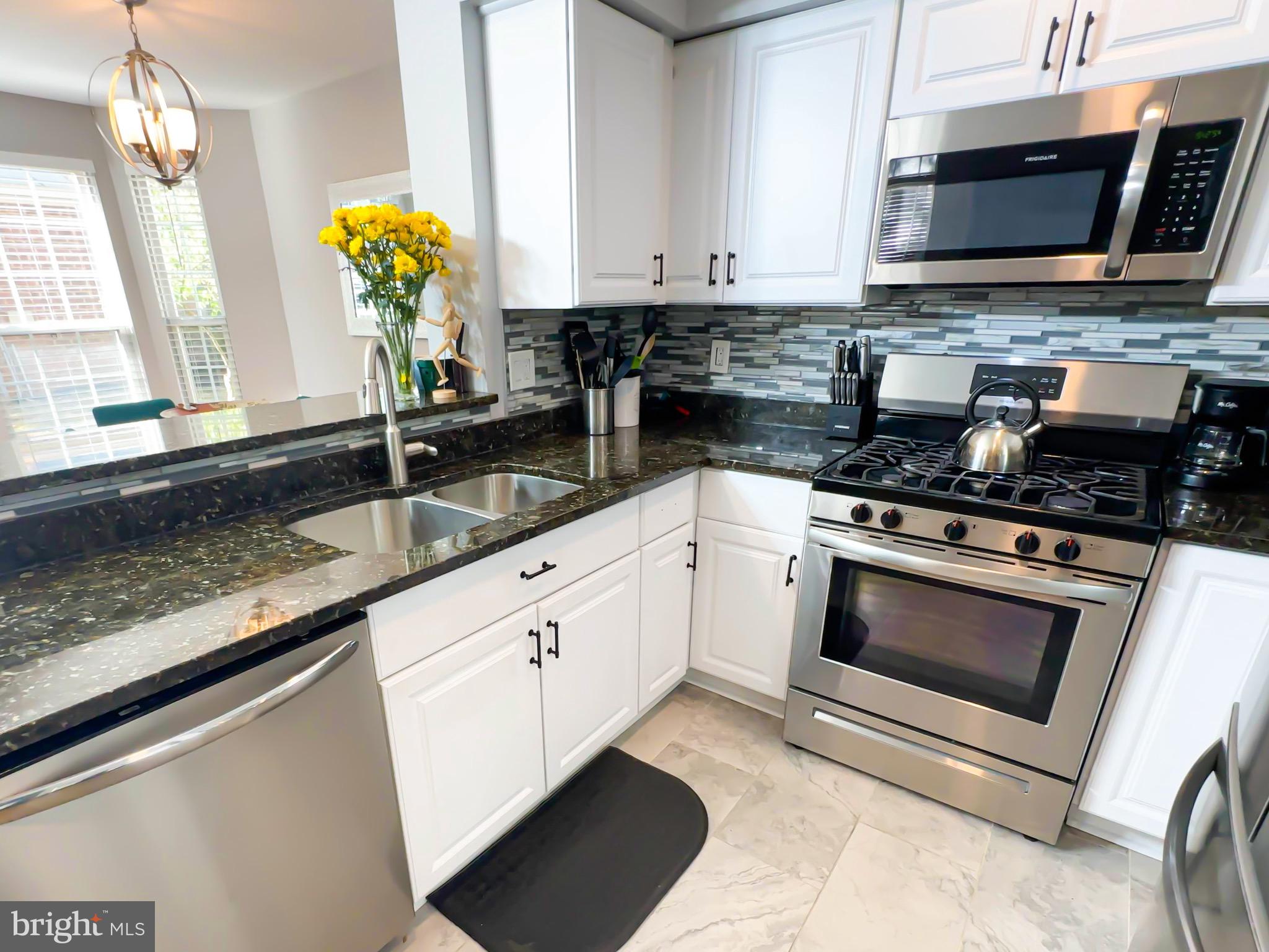 WOODVIEW VILLAGE WEST - Residential Lease