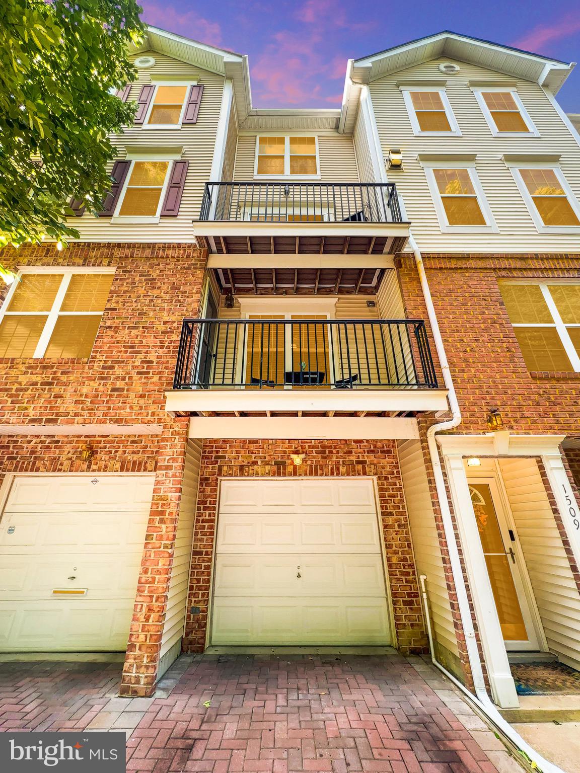 WOODVIEW VILLAGE WEST - Residential Lease