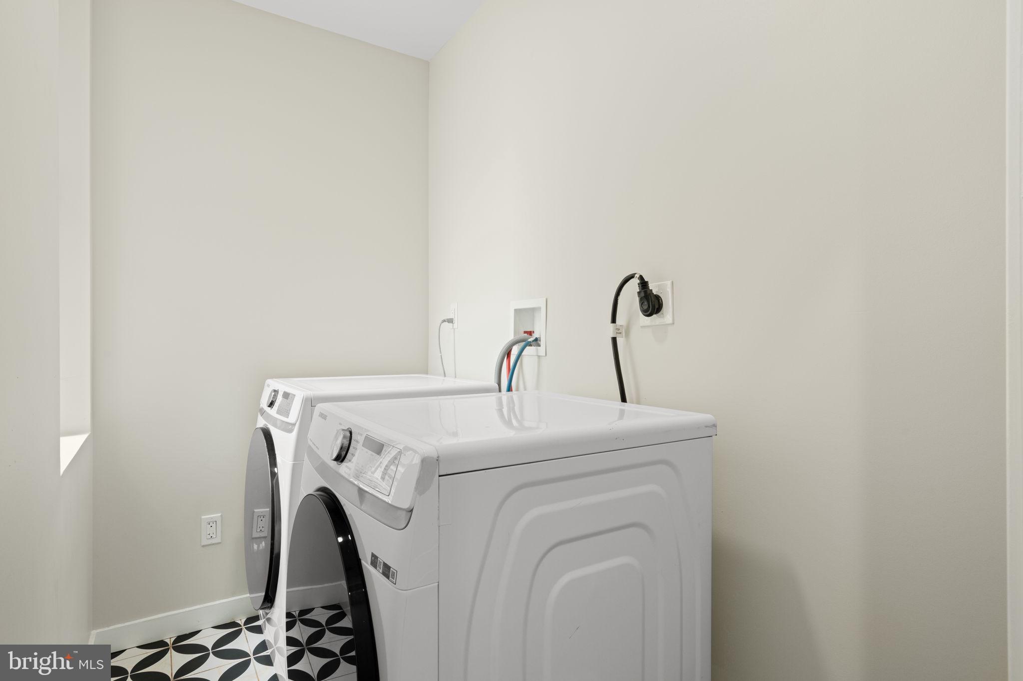 MANTUA - Residential