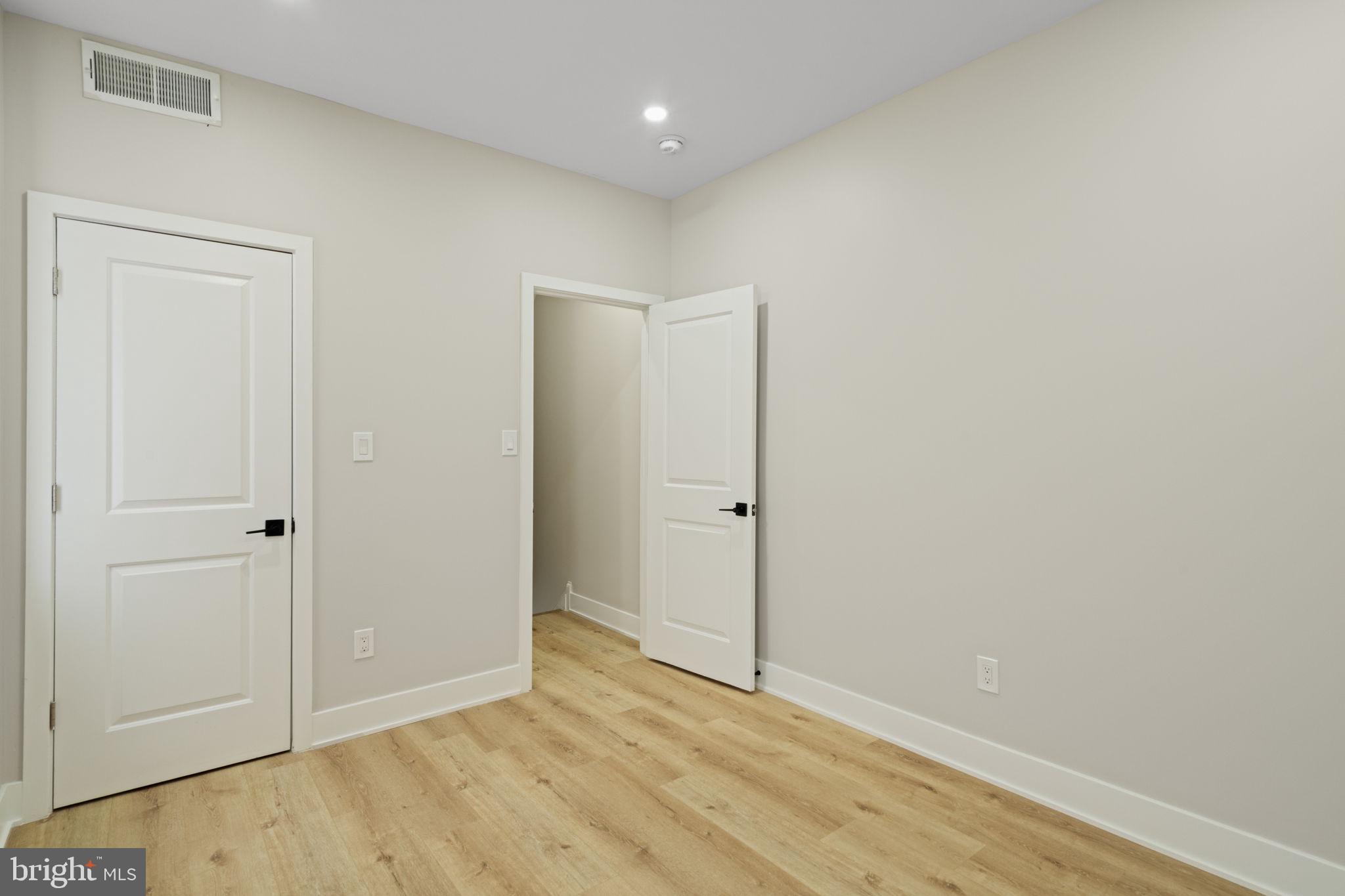 MANTUA - Residential
