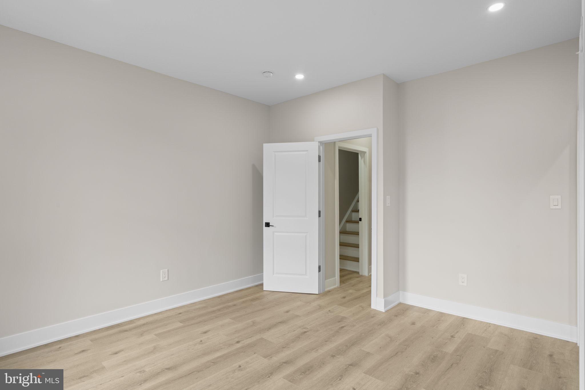 MANTUA - Residential
