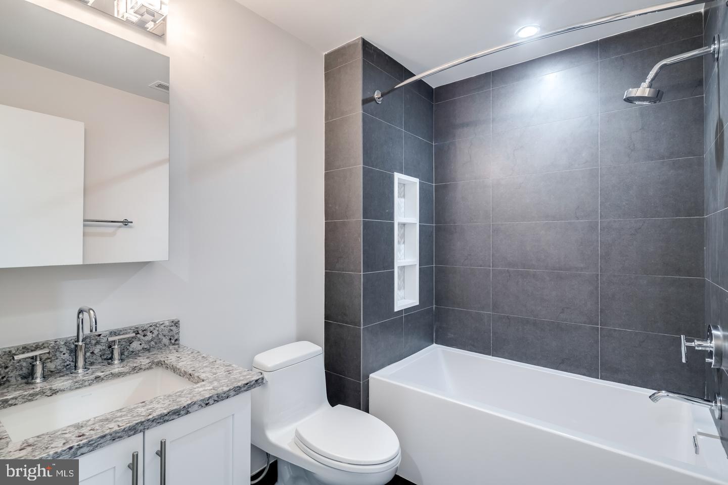 BELLA VISTA - Residential