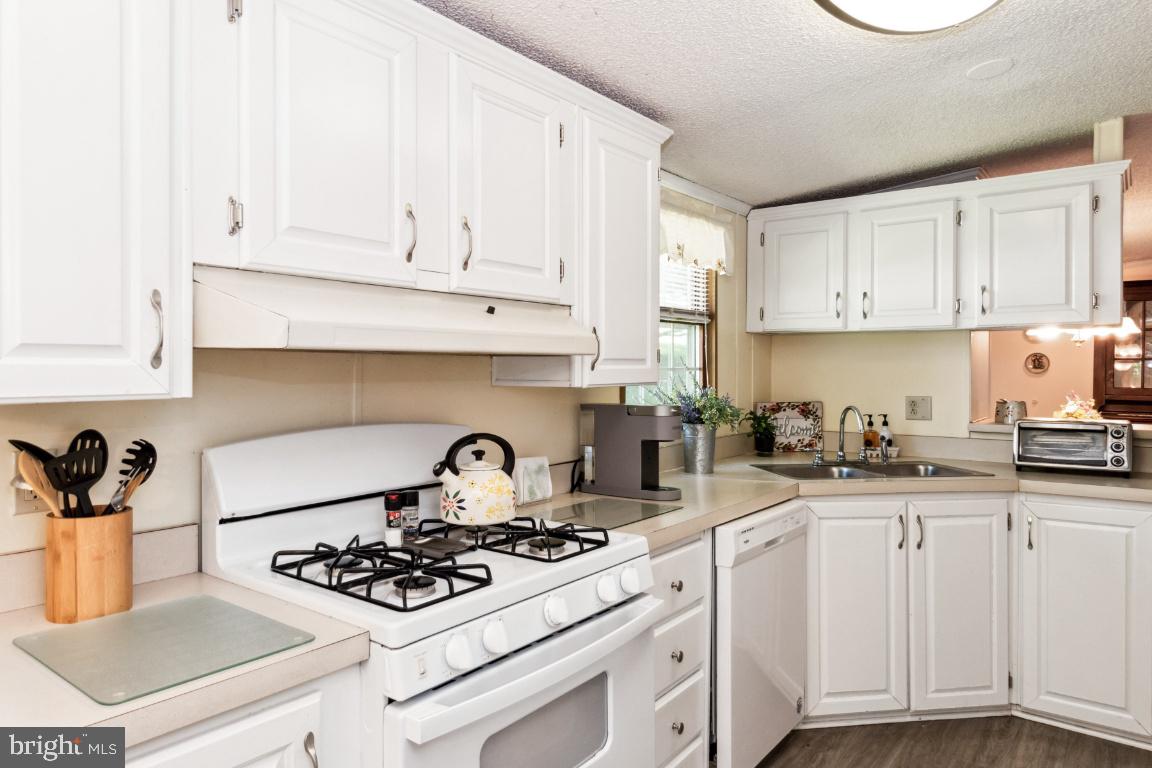 HILLANDALE HOMES - Residential