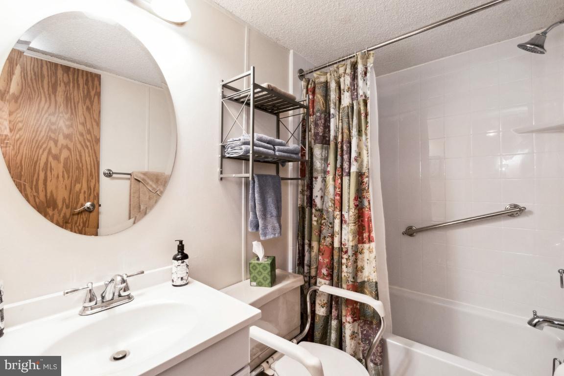 HILLANDALE HOMES - Residential