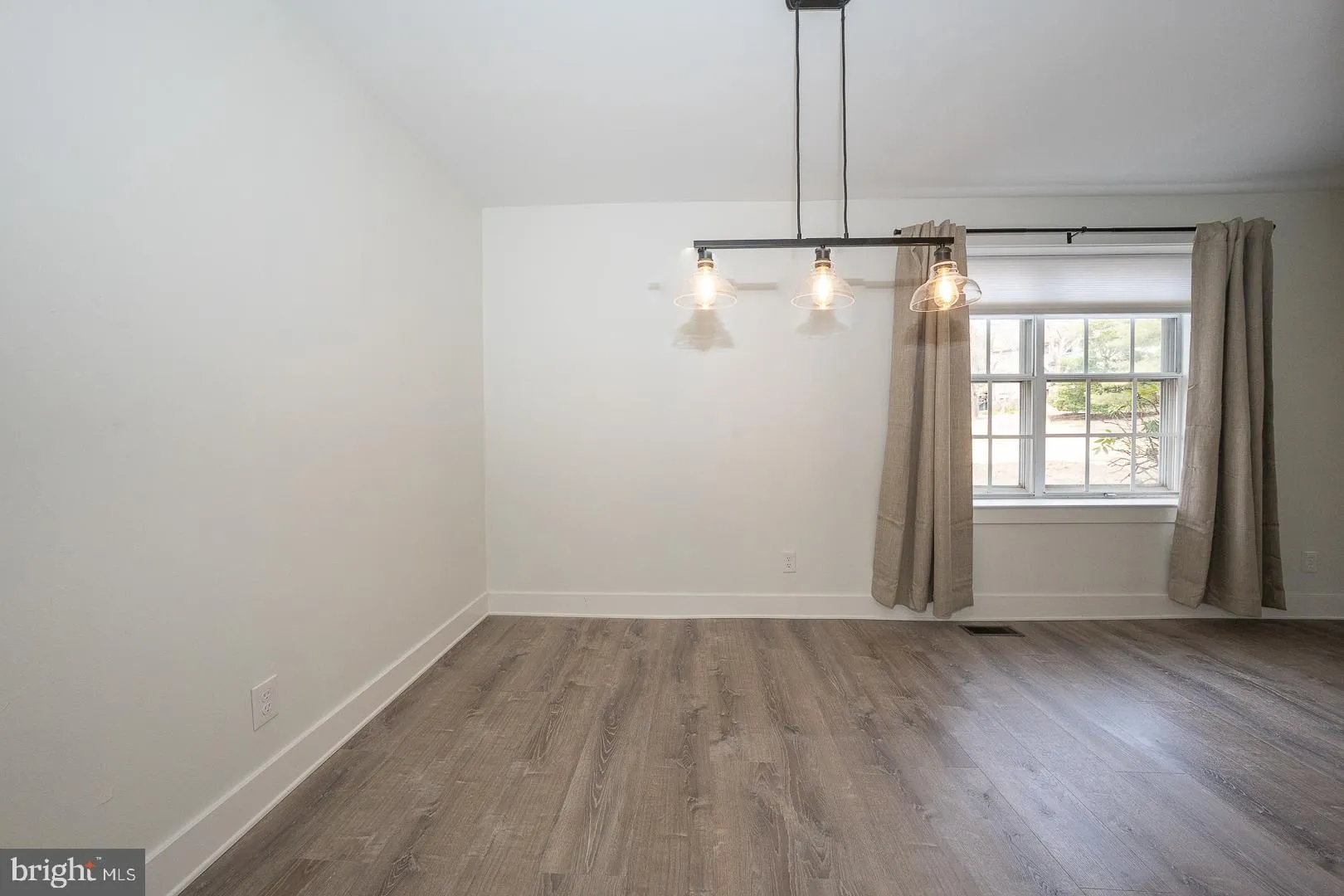 Wayne, Pennsylvania 19087, United States, 1 Bedroom Bedrooms, ,1 BathroomBathrooms,Residential,Contingent,78476