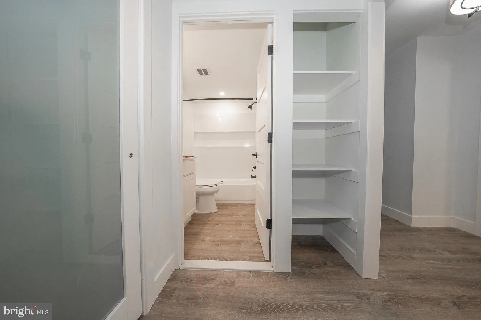 Wayne, Pennsylvania 19087, United States, 1 Bedroom Bedrooms, ,1 BathroomBathrooms,Residential,Contingent,78476