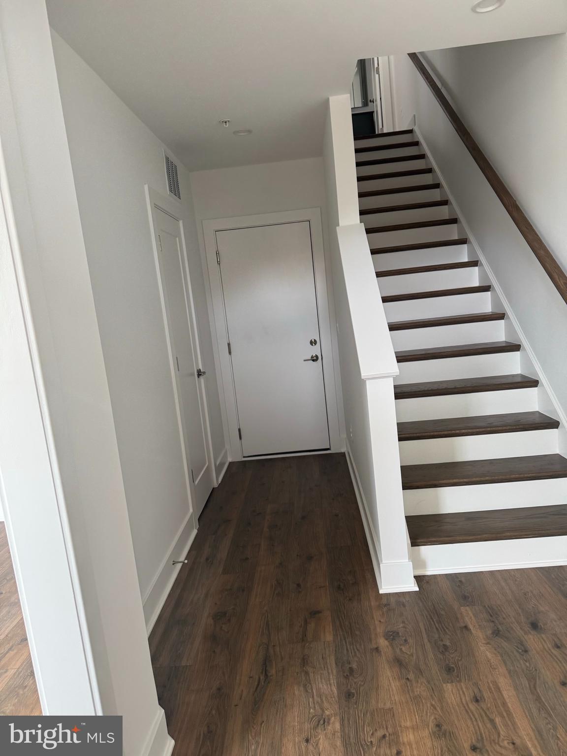 FARMSTEAD DISTRICT - Residential Lease