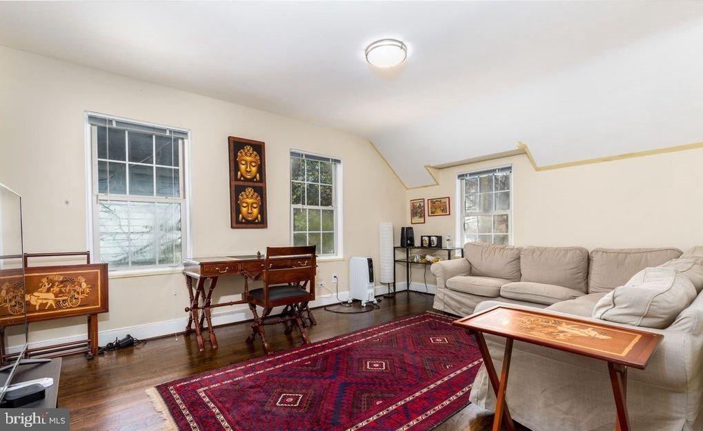 MOUNT RAINIER - Residential Lease