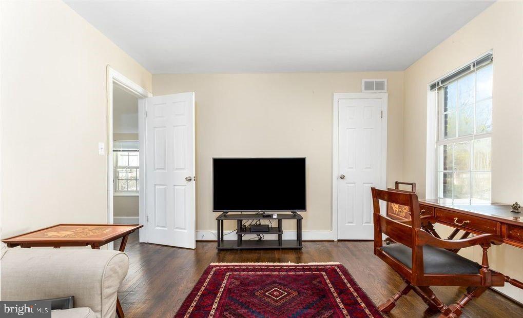 MOUNT RAINIER - Residential Lease