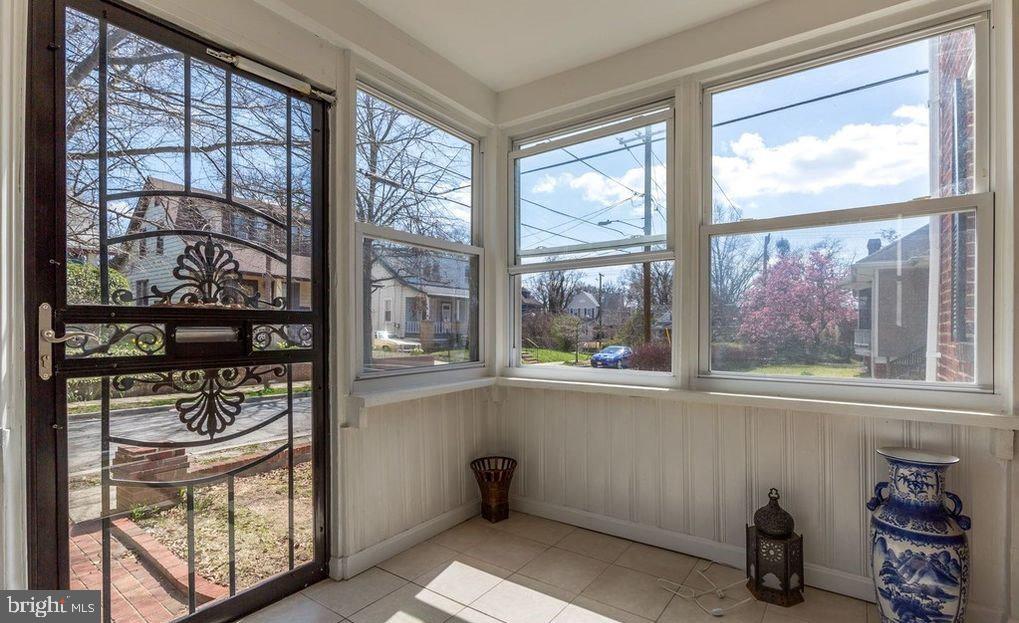 MOUNT RAINIER - Residential Lease