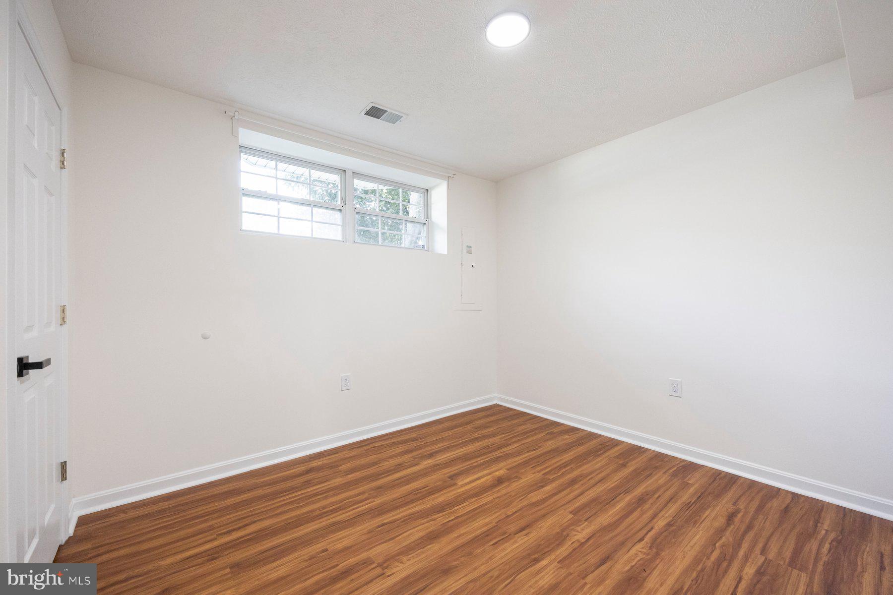 COLLEGE - Residential