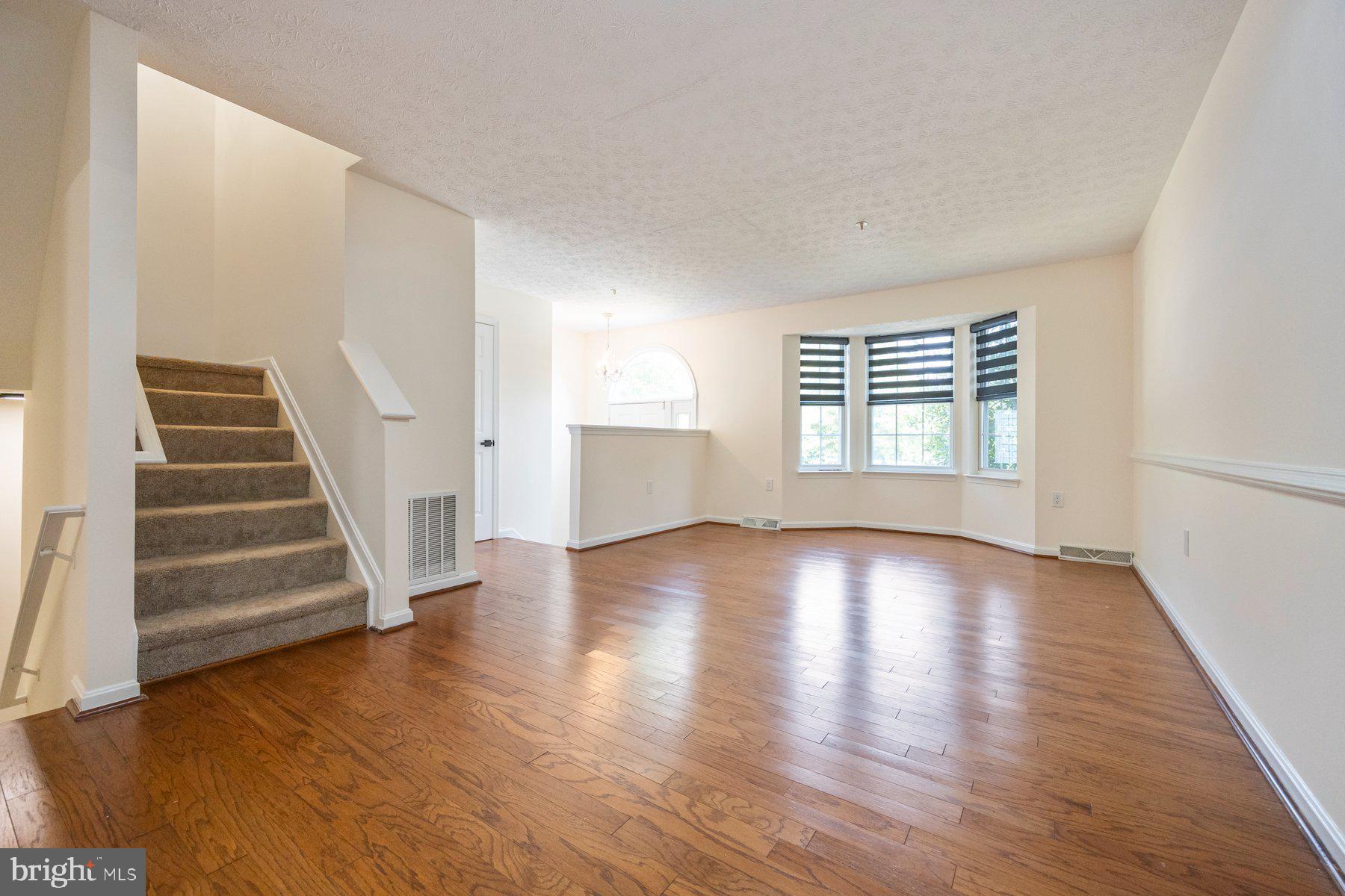 COLLEGE - Residential