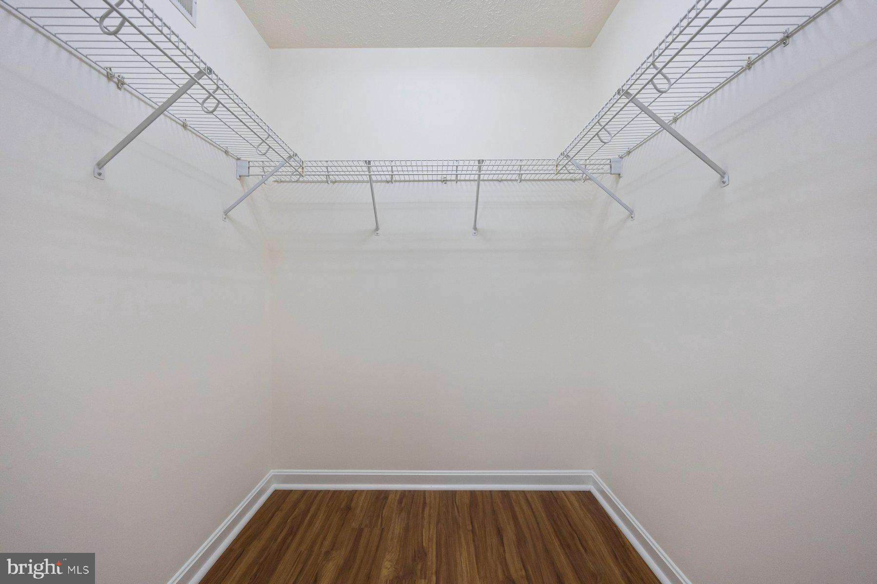 COLLEGE - Residential