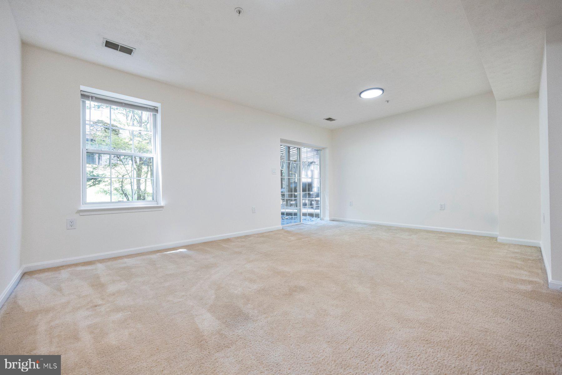 COLLEGE - Residential