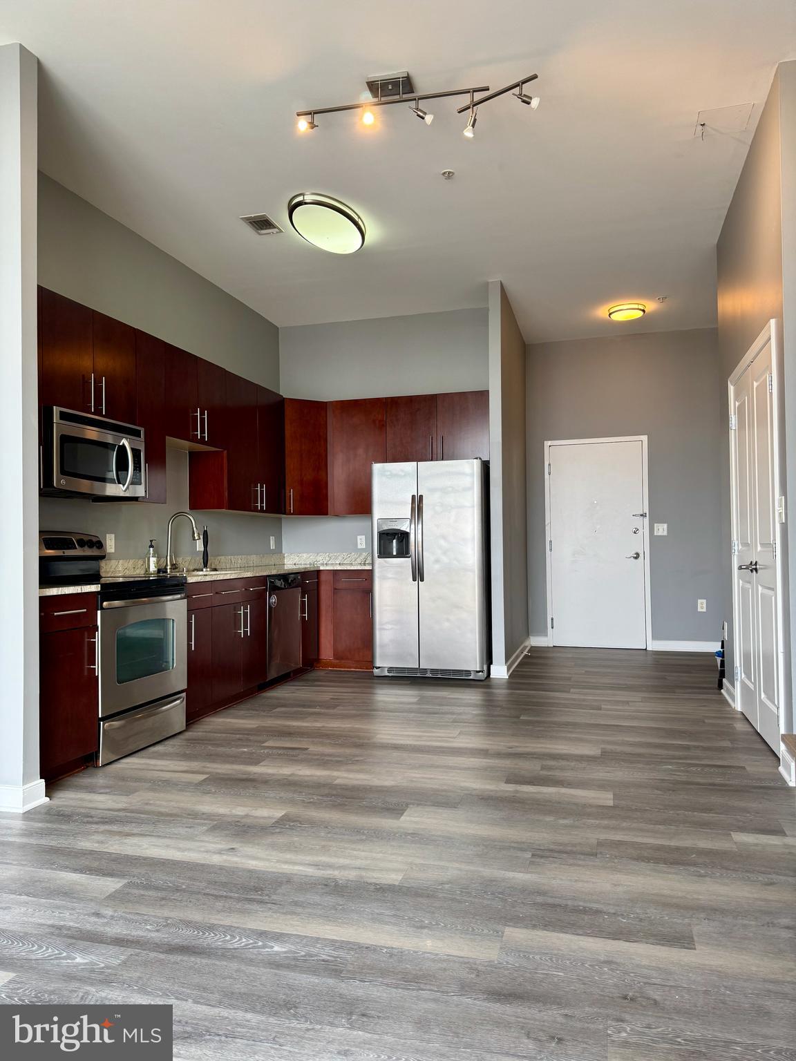 NATIONAL HARBOR - Residential Lease