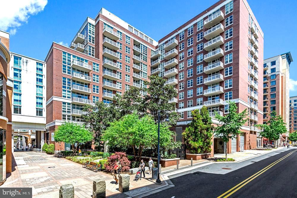 NATIONAL HARBOR - Residential Lease