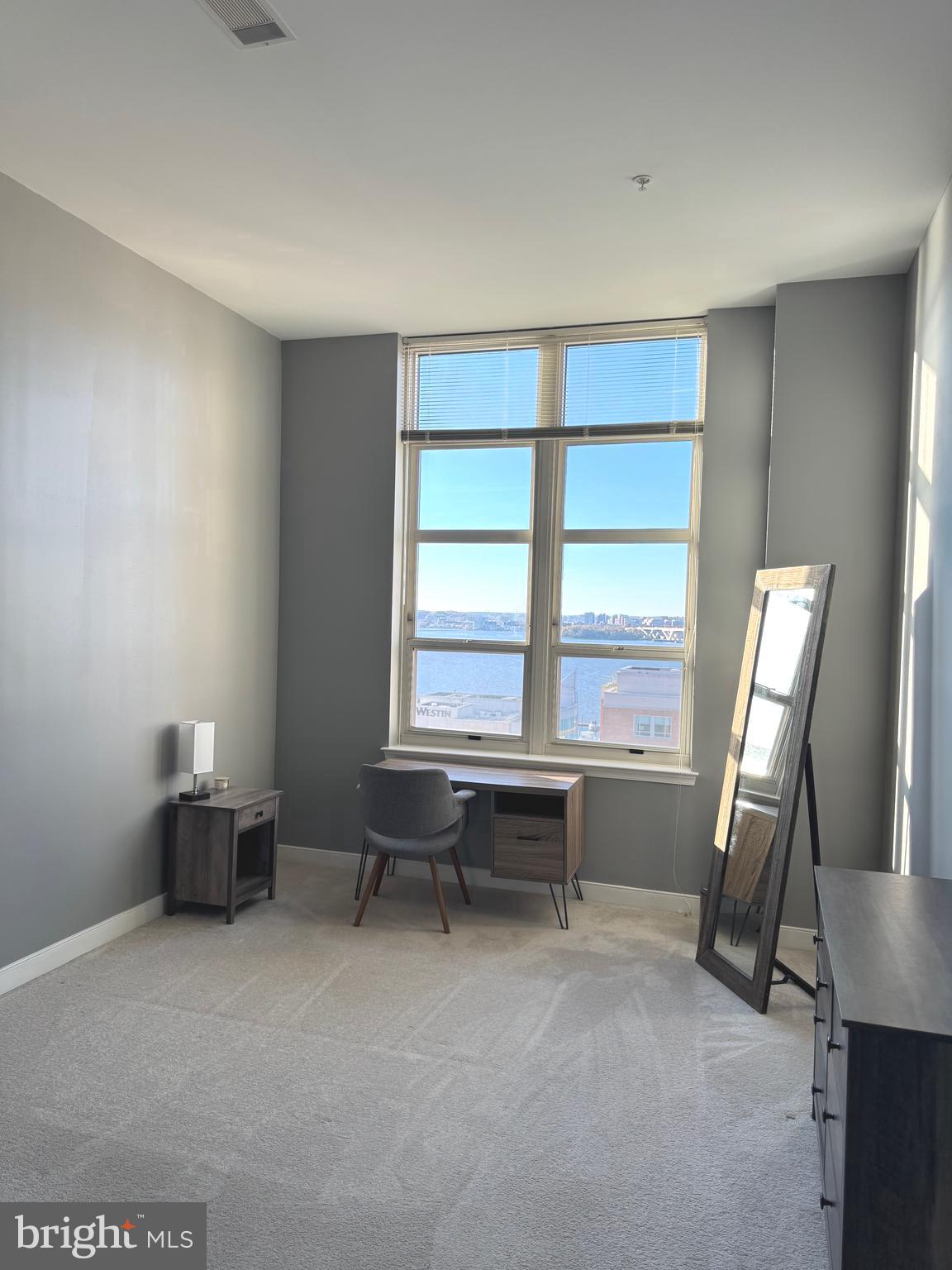 NATIONAL HARBOR - Residential Lease