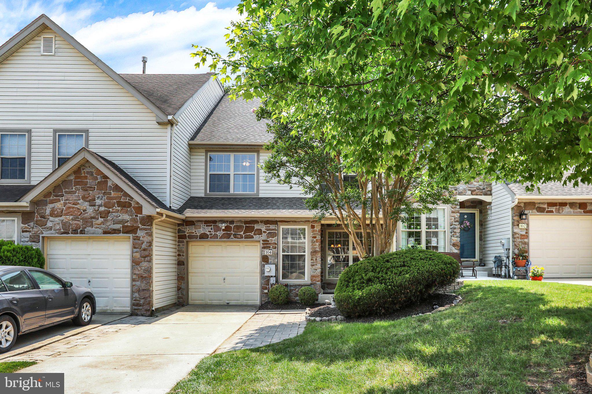 104 SUFFIELD COURT
