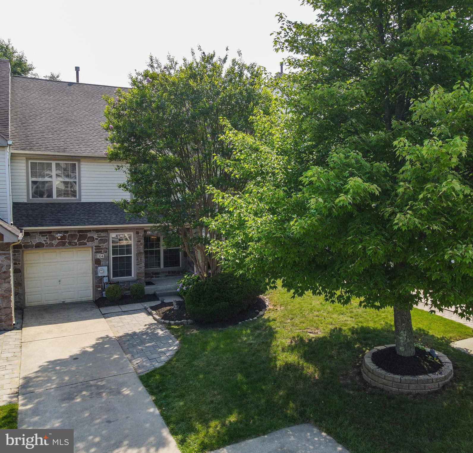 104 SUFFIELD COURT