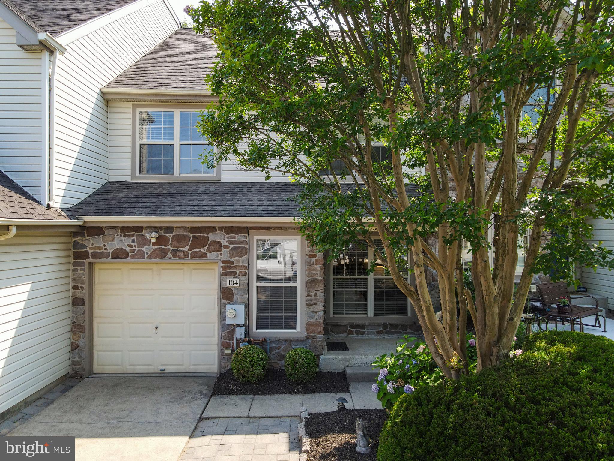 104 SUFFIELD COURT