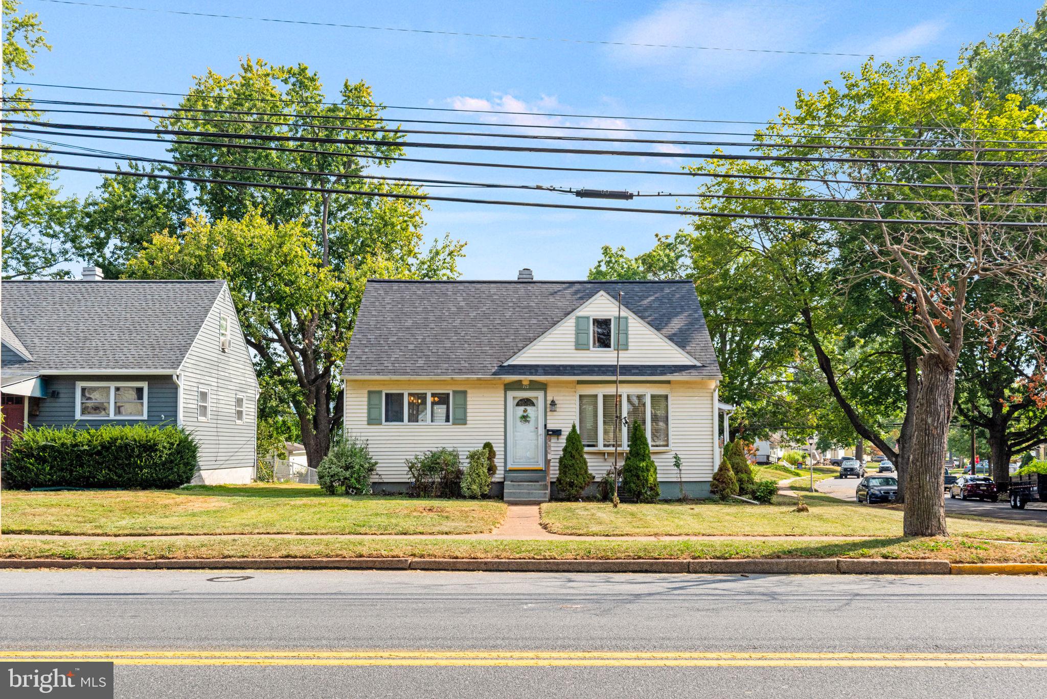 Welcome to 712 N Union Street, a beautifully maintained Cape Cod-style home in the heart of Middletown. This 3-bedroom, 1-bath home combines timeless charm with thoughtful modern updates—offering move-in-ready comfort inside and out.
Step inside to an inviting living room with new carpet and a large bay window that fills the space with natural light. The kitchen features black appliances, tile flooring, and a cozy eat-in area, while the remodeled bathroom having new flooring and a bathtub. Upstairs, you’ll find two bedrooms with updated vinyl plank flooring, along with a custom shiplap accent wall for added character.
The primary bedroom on the first floor offers flexible space with a dressing area that could also serve as an office or nursery. The home’s electrical system has been upgraded to 200-amp service with outdoor power extended to the shed and pool.
Outdoor living is just as impressive—enjoy a spacious fenced patio area, an above-ground pool, and plenty of yard space for entertaining or relaxing. A new roof, gutters, and gutter guards provide peace of mind.
Additional upgrades include a new garbage disposal, privacy fencing, and modern finishes throughout.