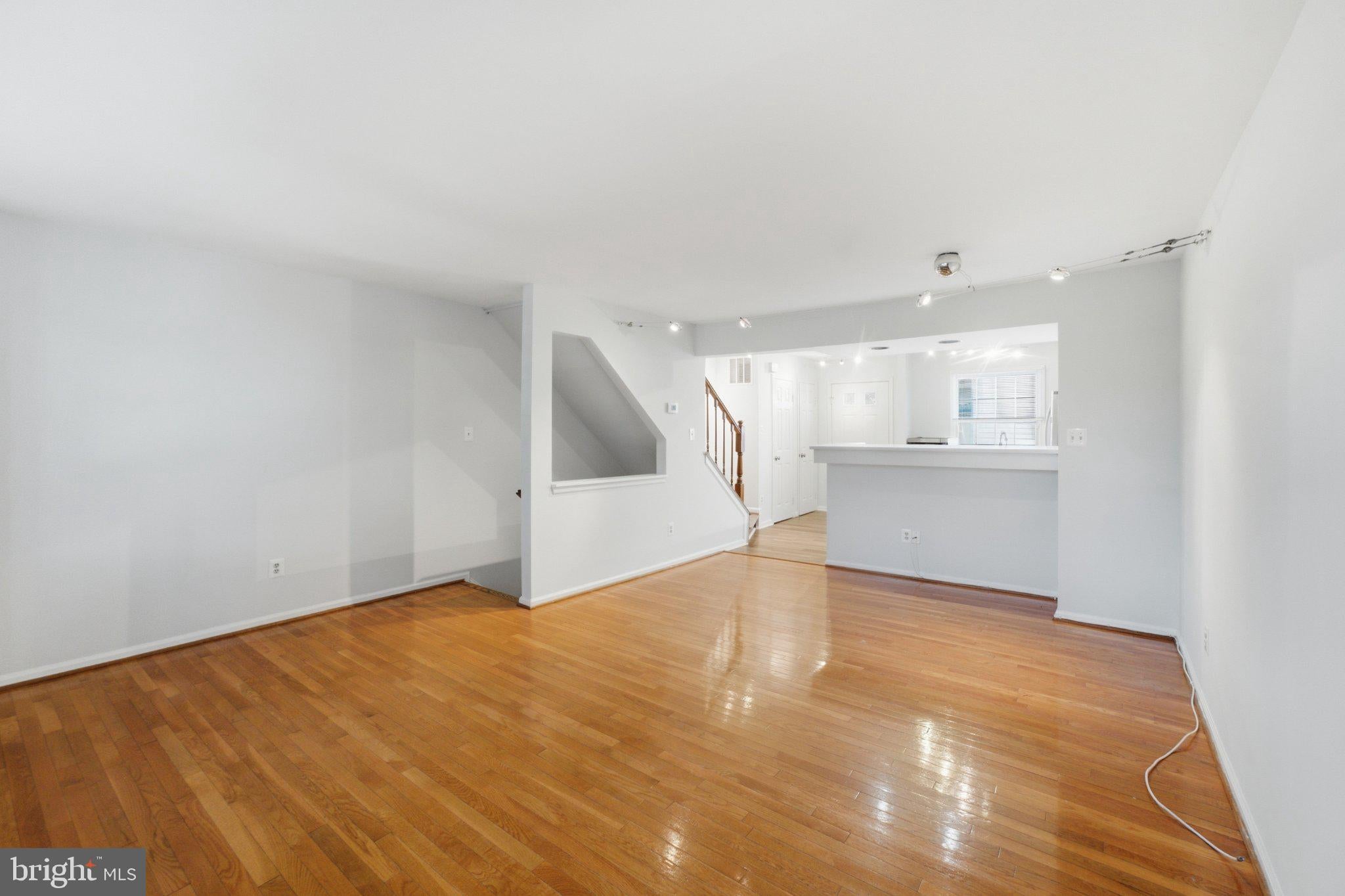 5028 9TH STREET S