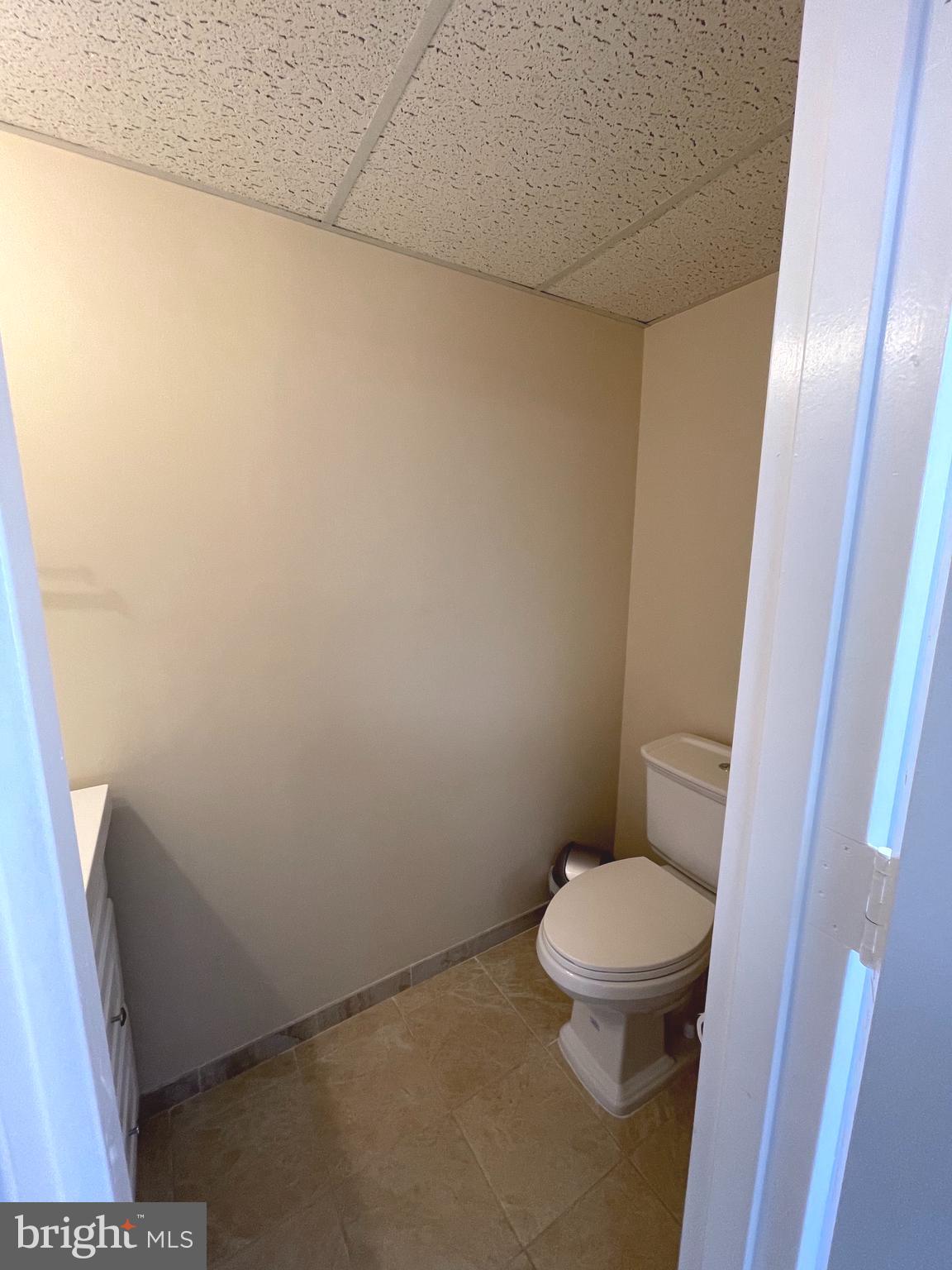 DOMINION GREEN - Commercial Lease