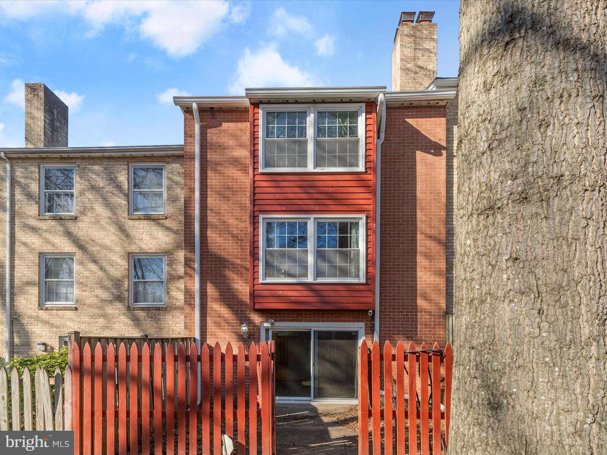 WHEATON TOWNE - Residential