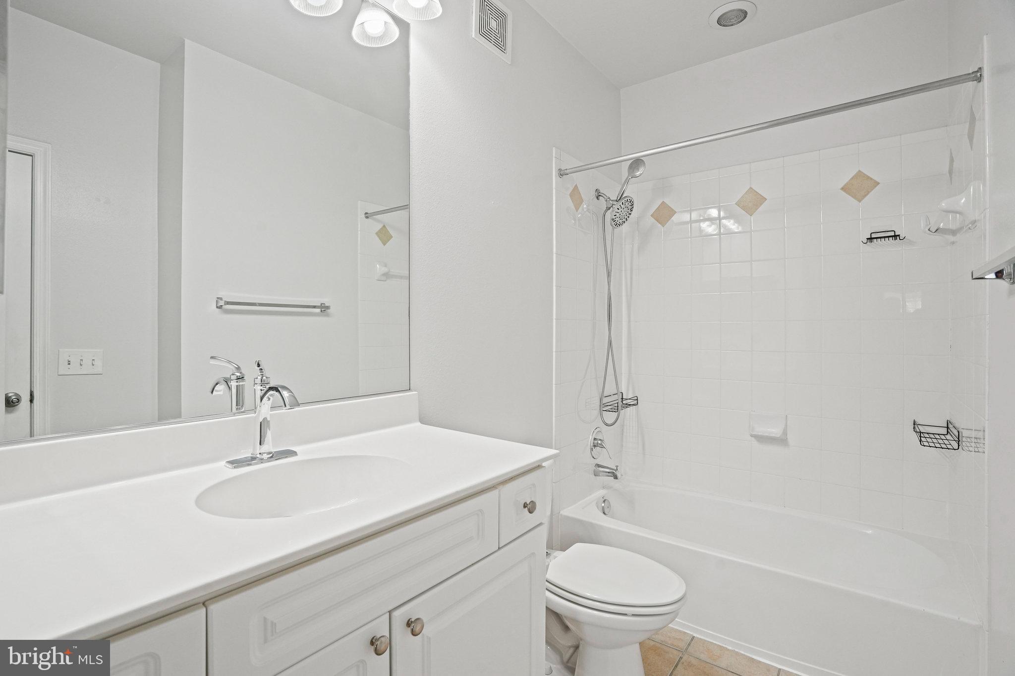 FITZ AT ROCKVILLE TOWN C - Residential Lease