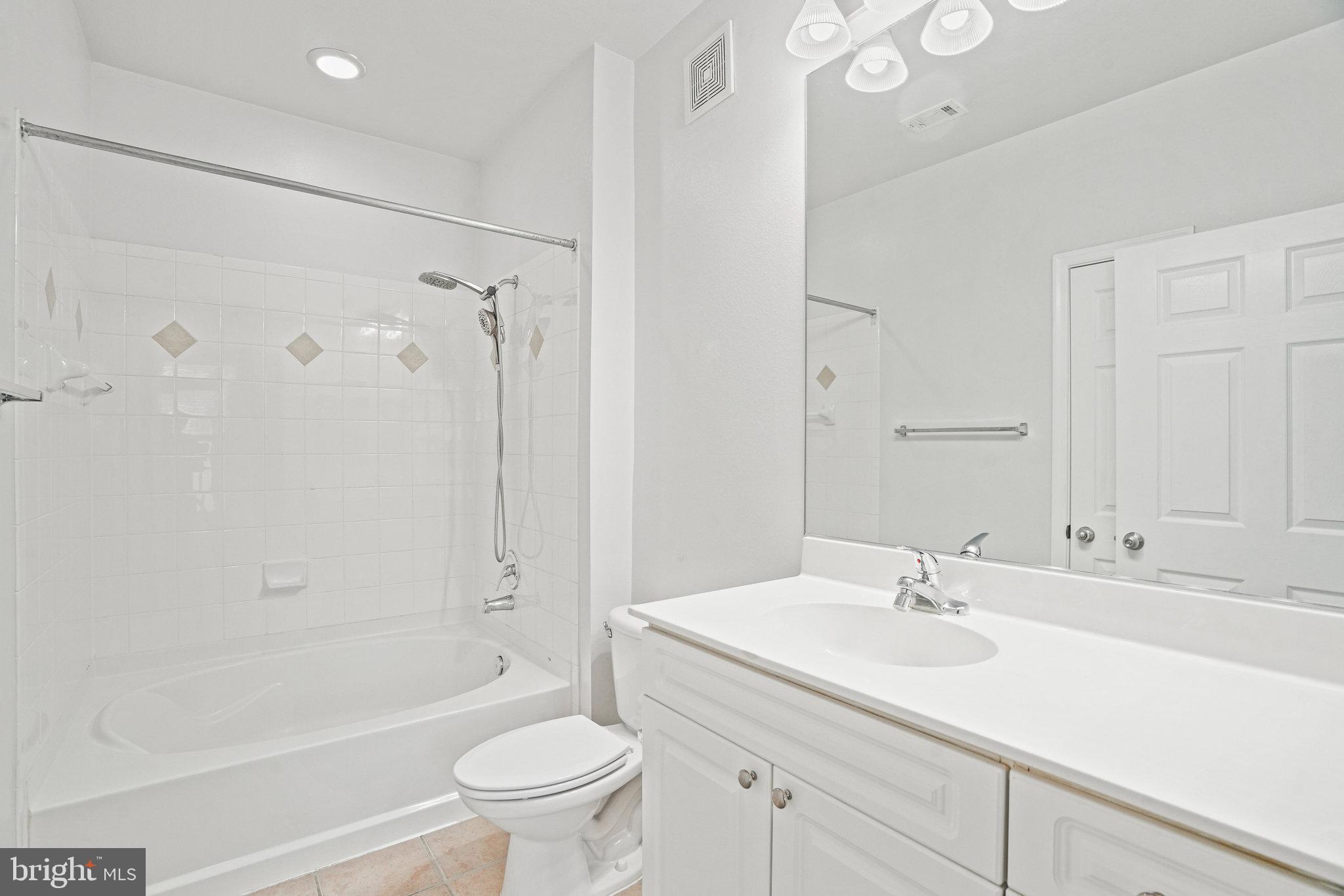 FITZ AT ROCKVILLE TOWN C - Residential Lease