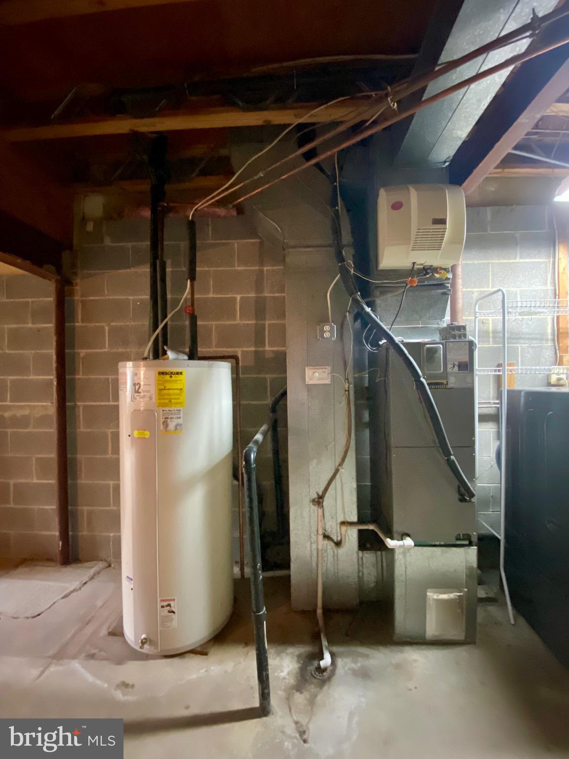 LAKEPOINTE - Residential