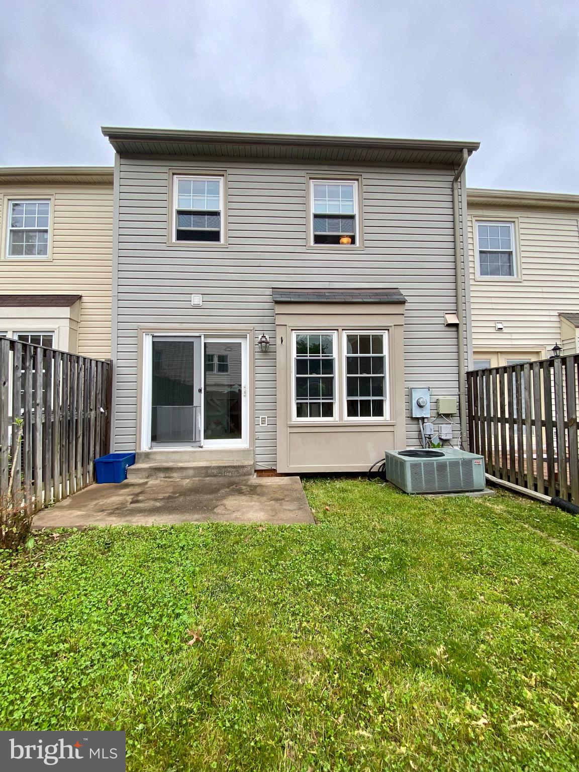 LAKEPOINTE - Residential