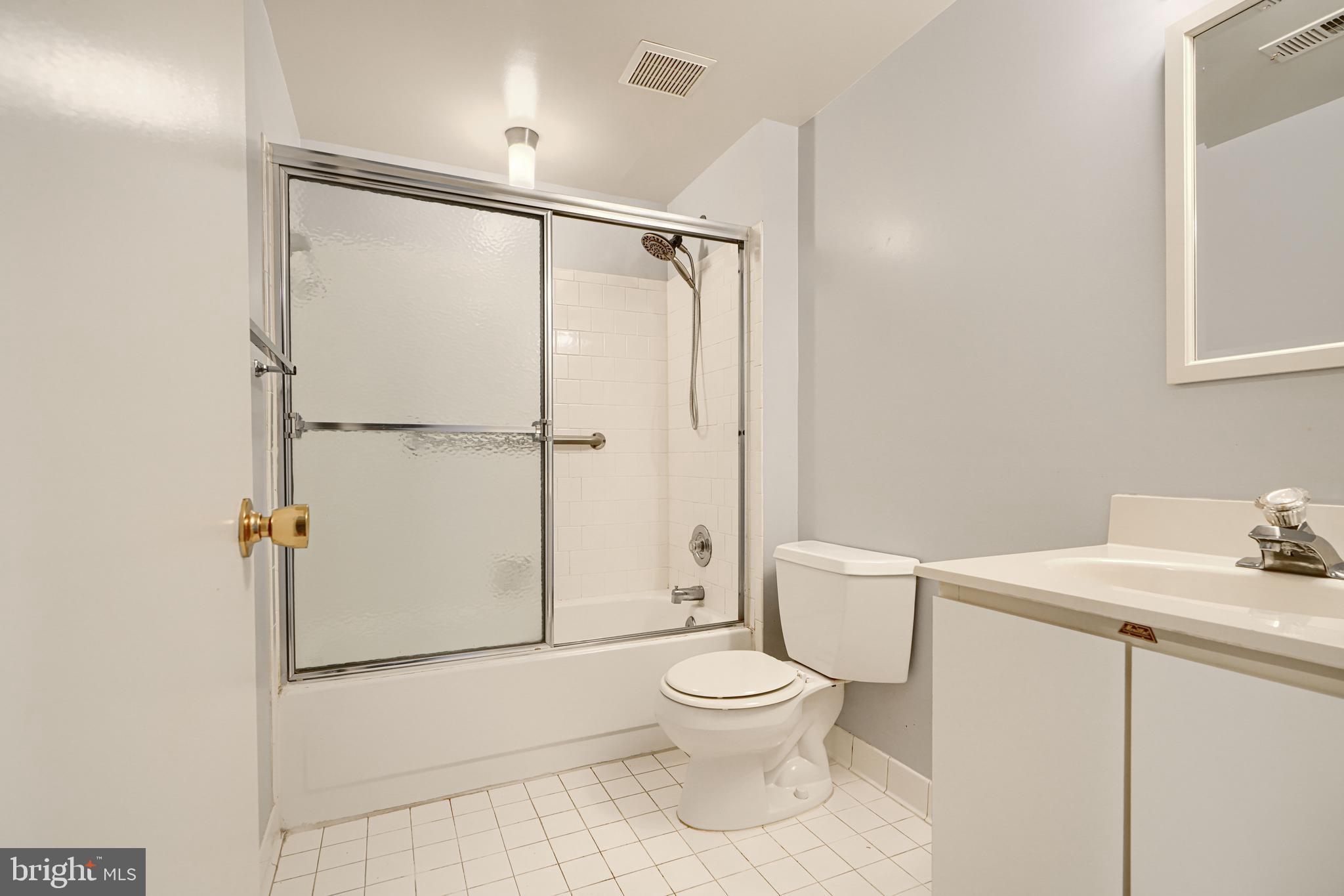 STAPLETON COURT GARDEN - Residential