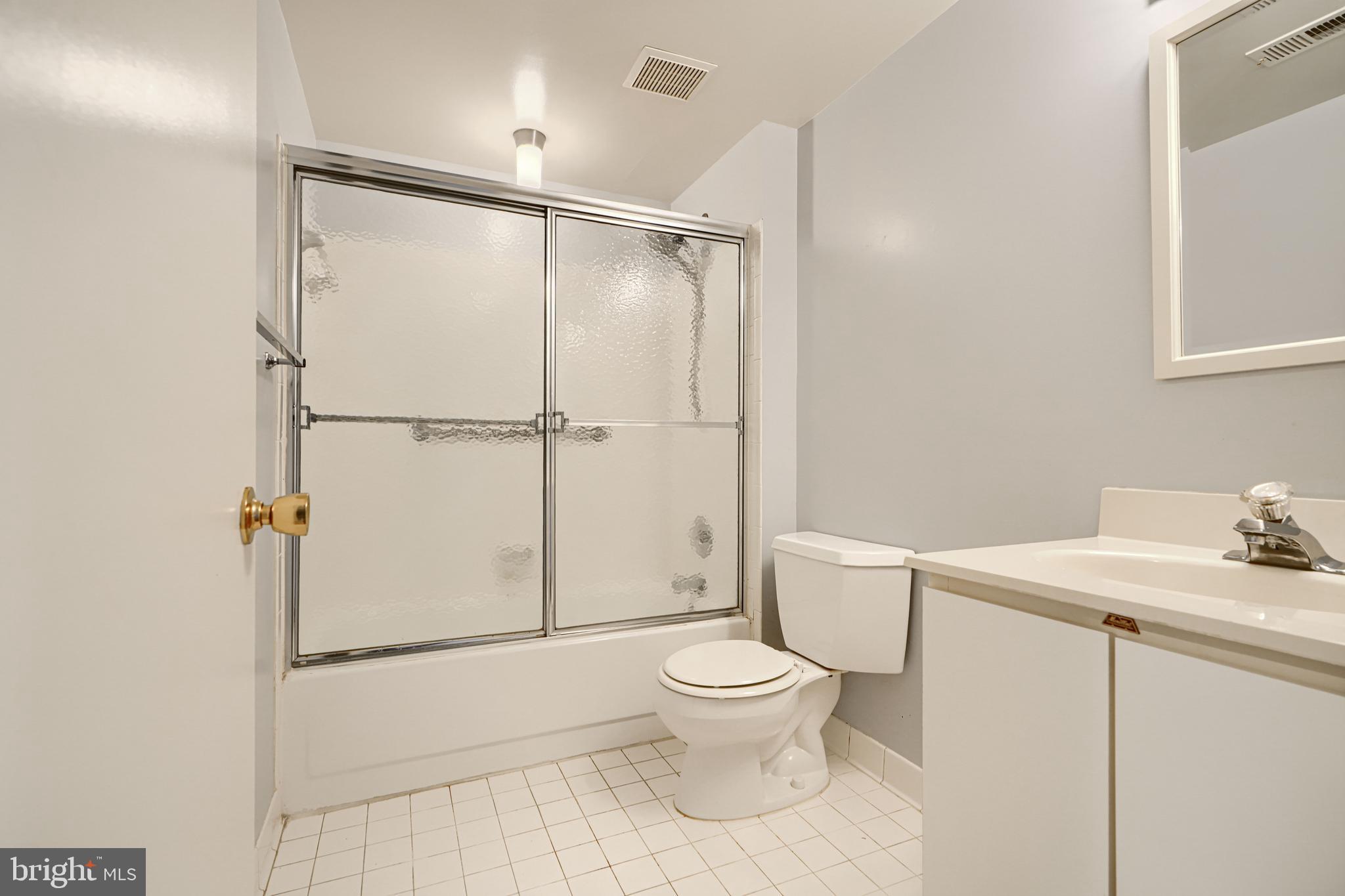 STAPLETON COURT GARDEN - Residential