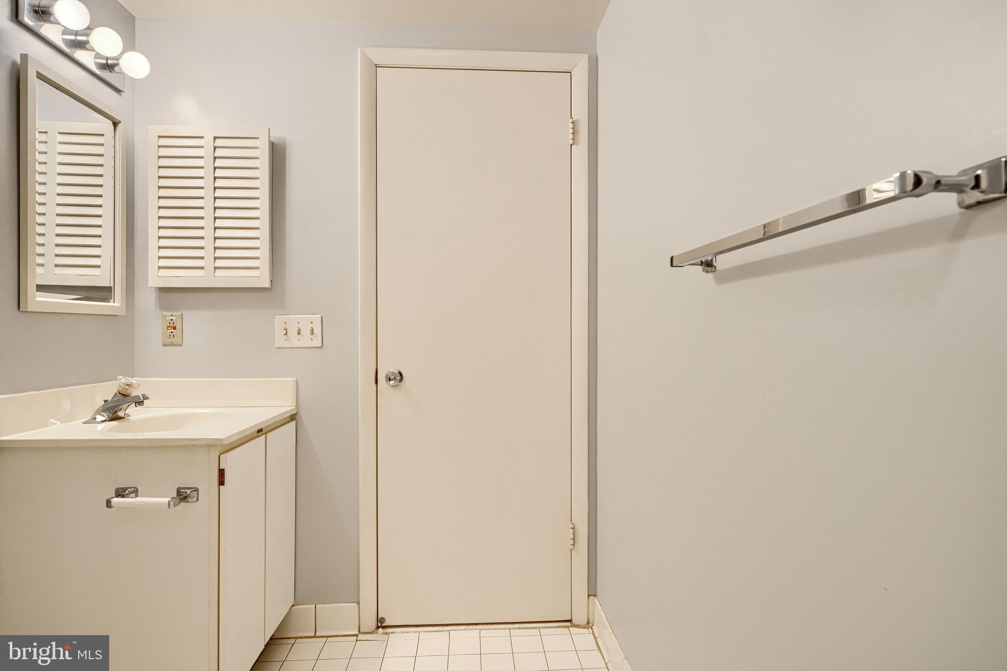 STAPLETON COURT GARDEN - Residential