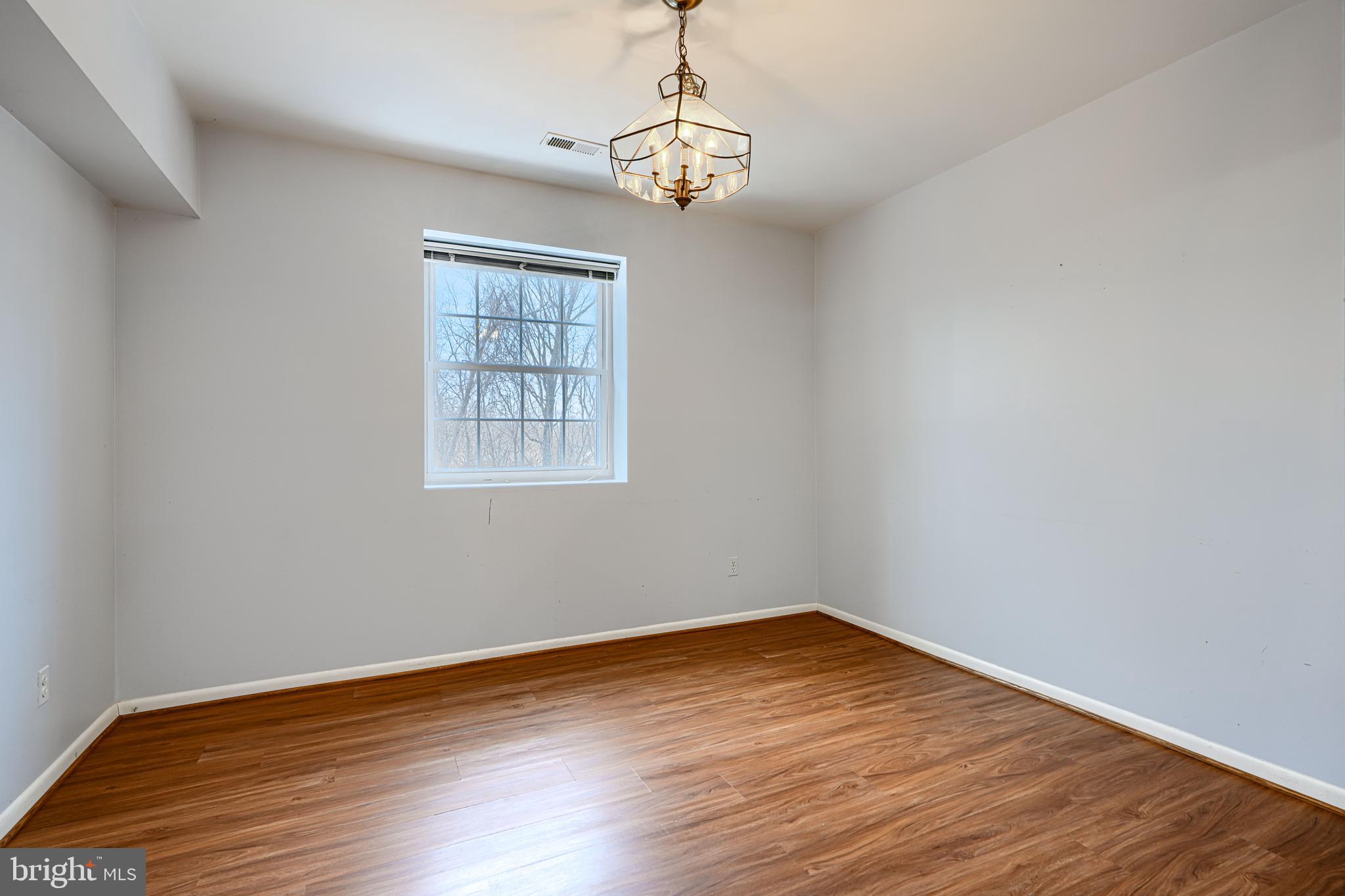 STAPLETON COURT GARDEN - Residential