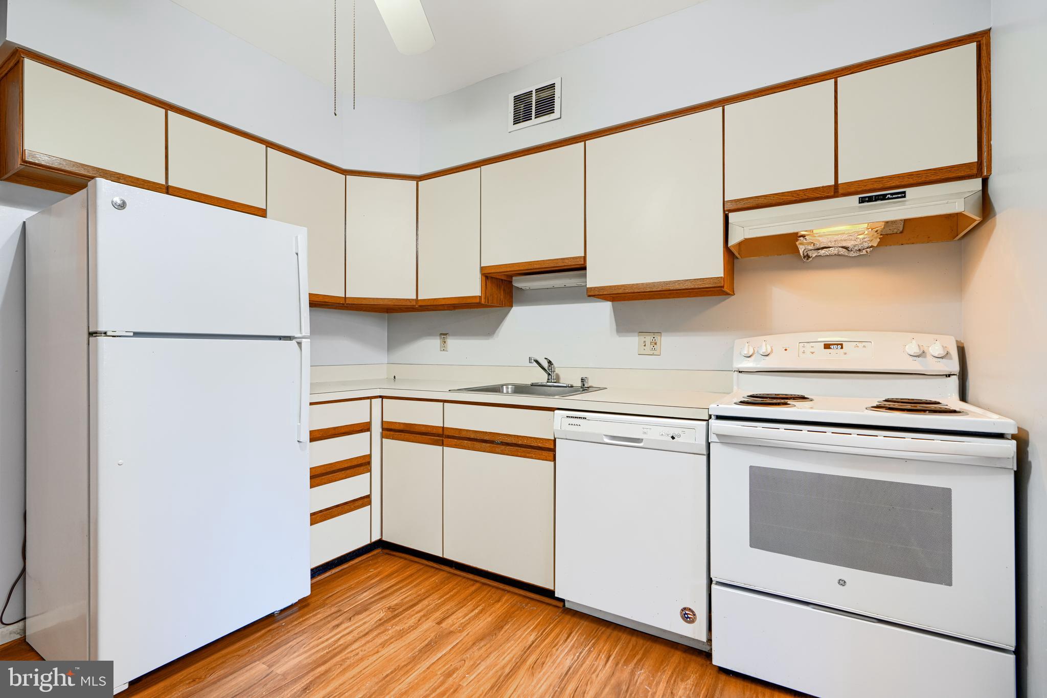 STAPLETON COURT GARDEN - Residential