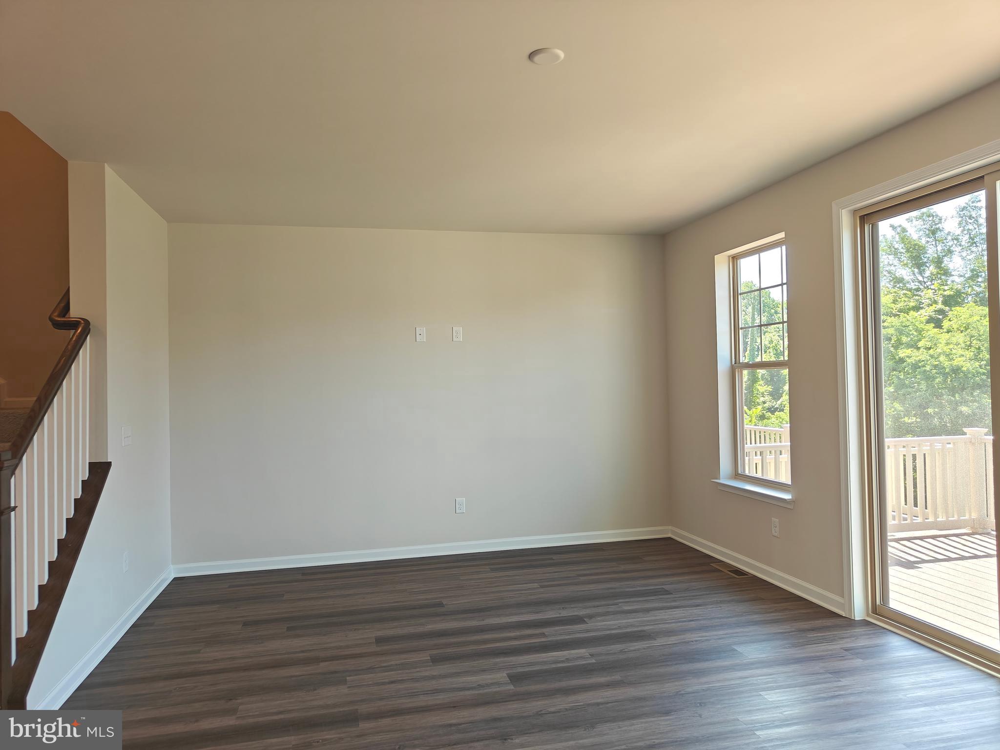 JEFFERSON SQUARE - Residential Lease