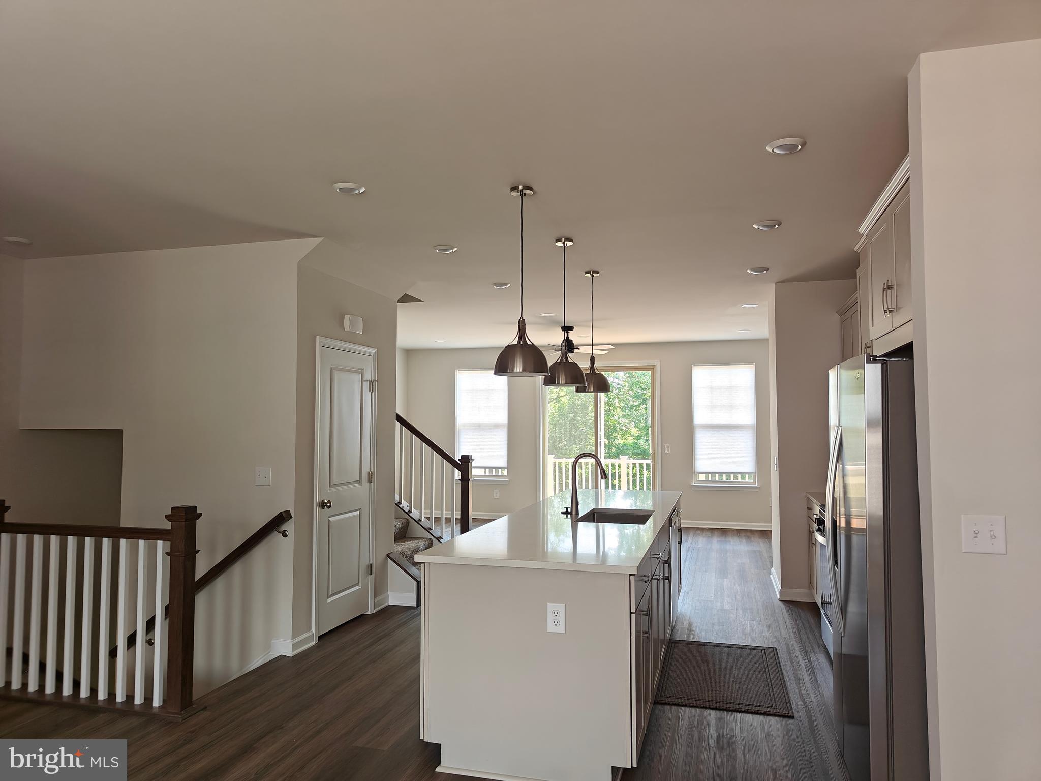 JEFFERSON SQUARE - Residential Lease