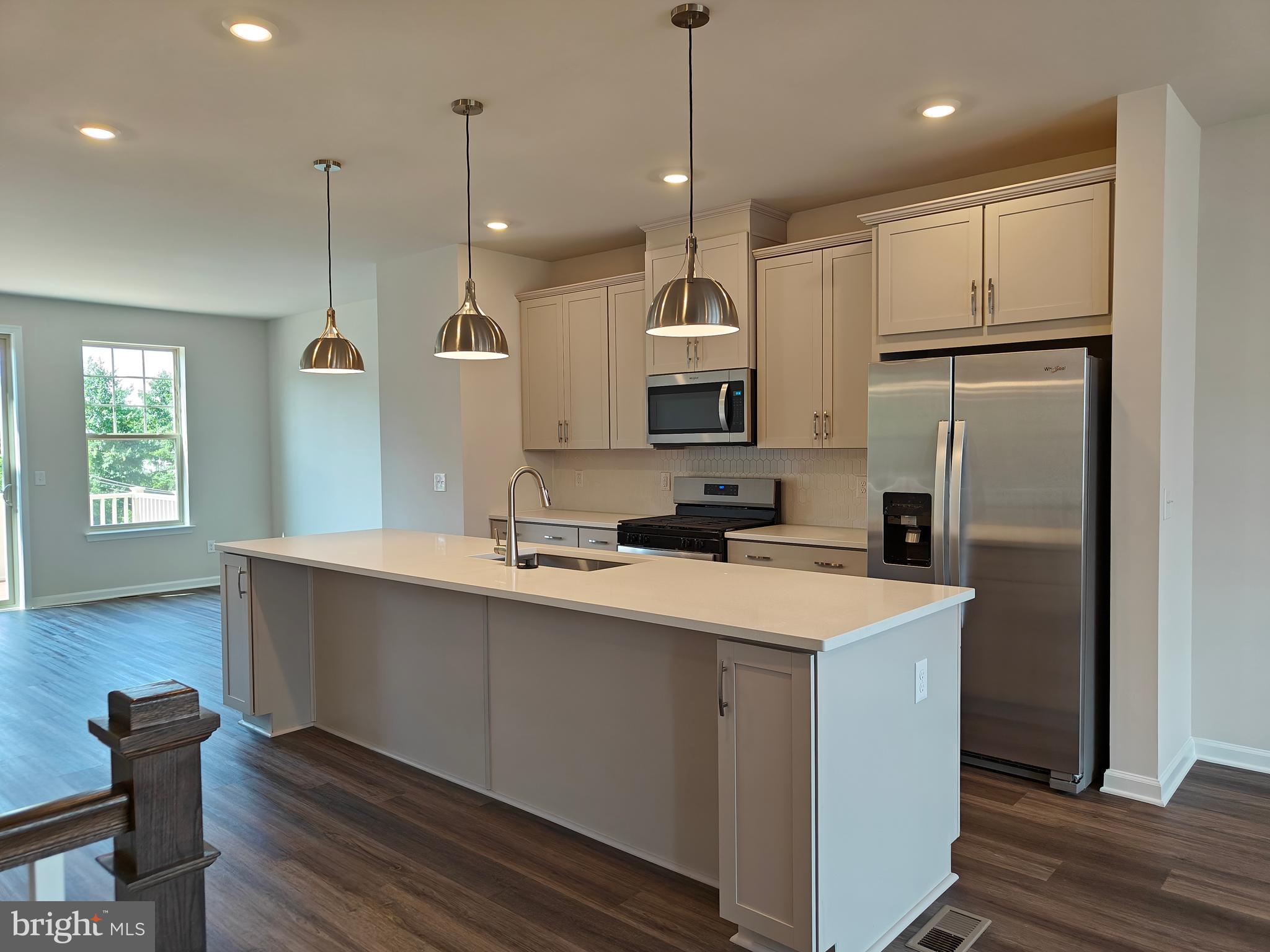 JEFFERSON SQUARE - Residential Lease