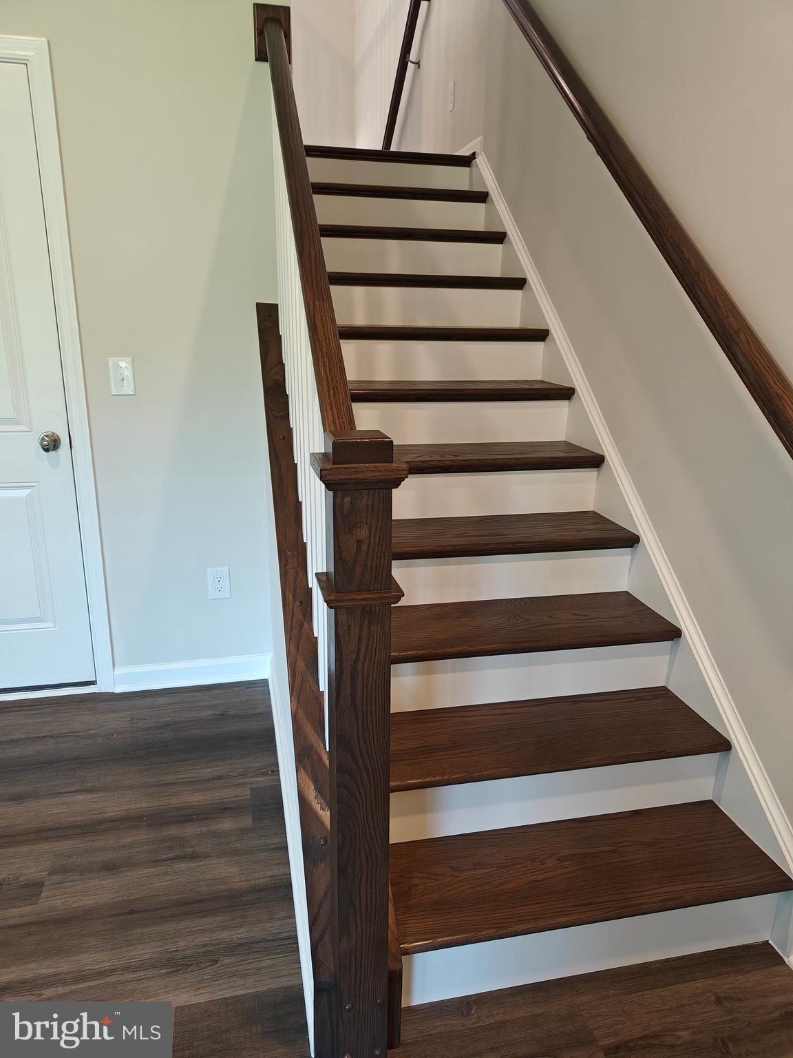 JEFFERSON SQUARE - Residential Lease