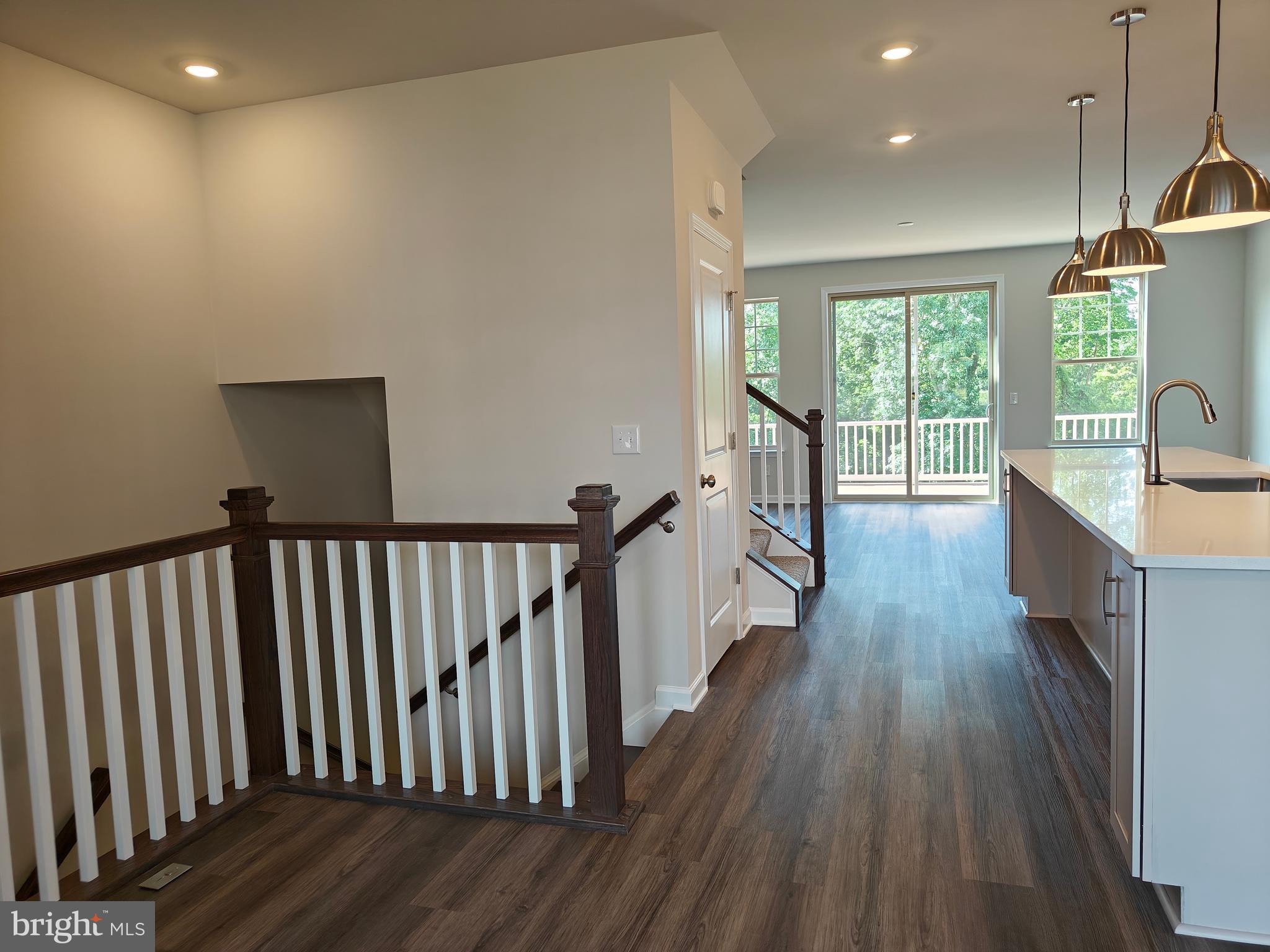 JEFFERSON SQUARE - Residential Lease