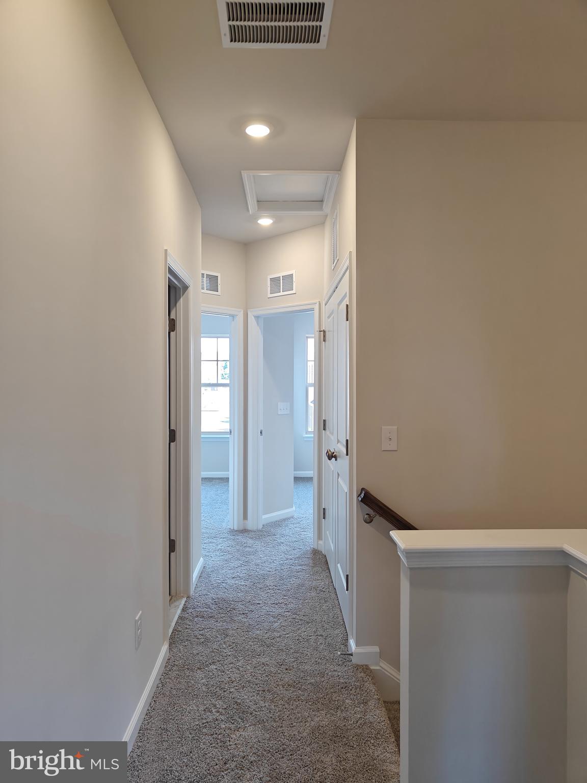 JEFFERSON SQUARE - Residential Lease