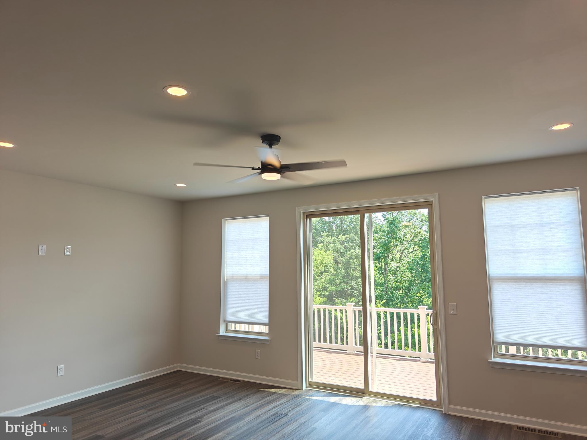 JEFFERSON SQUARE - Residential Lease